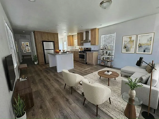 2 bed, 2.0 bath, 896 sqft, $1,750 — Photo 2