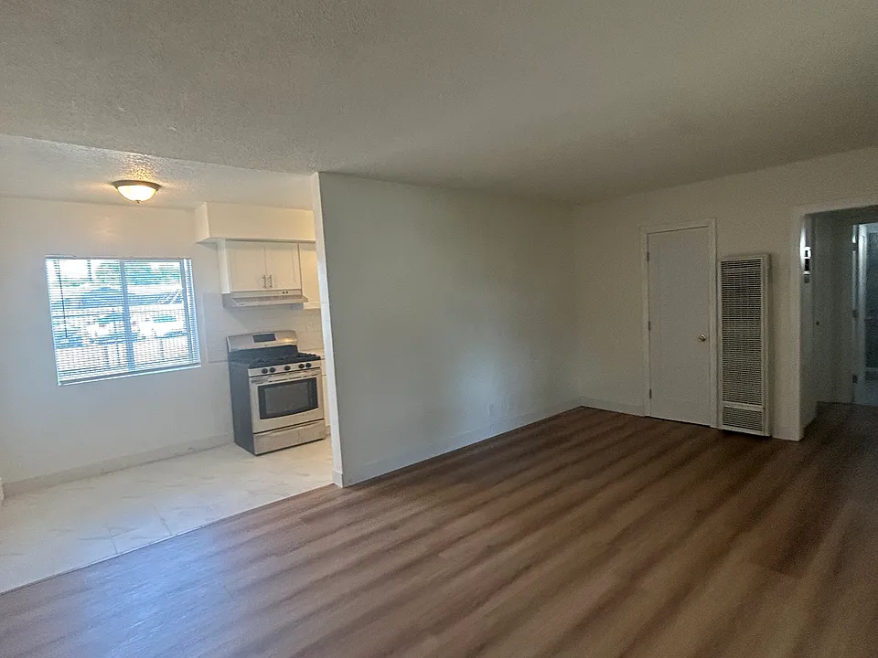 1131 E Garvey Ave N #8