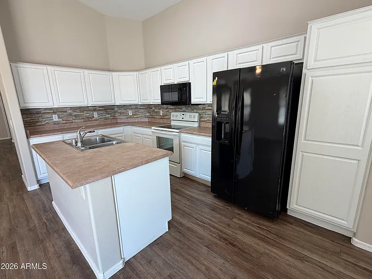 17260 W Navajo St — Photo 7