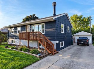1205 Betsy Ln, Webster City, IA 50595