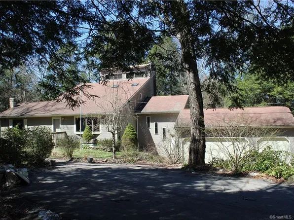 223 N Moodus Rd, Moodus, CT 06469