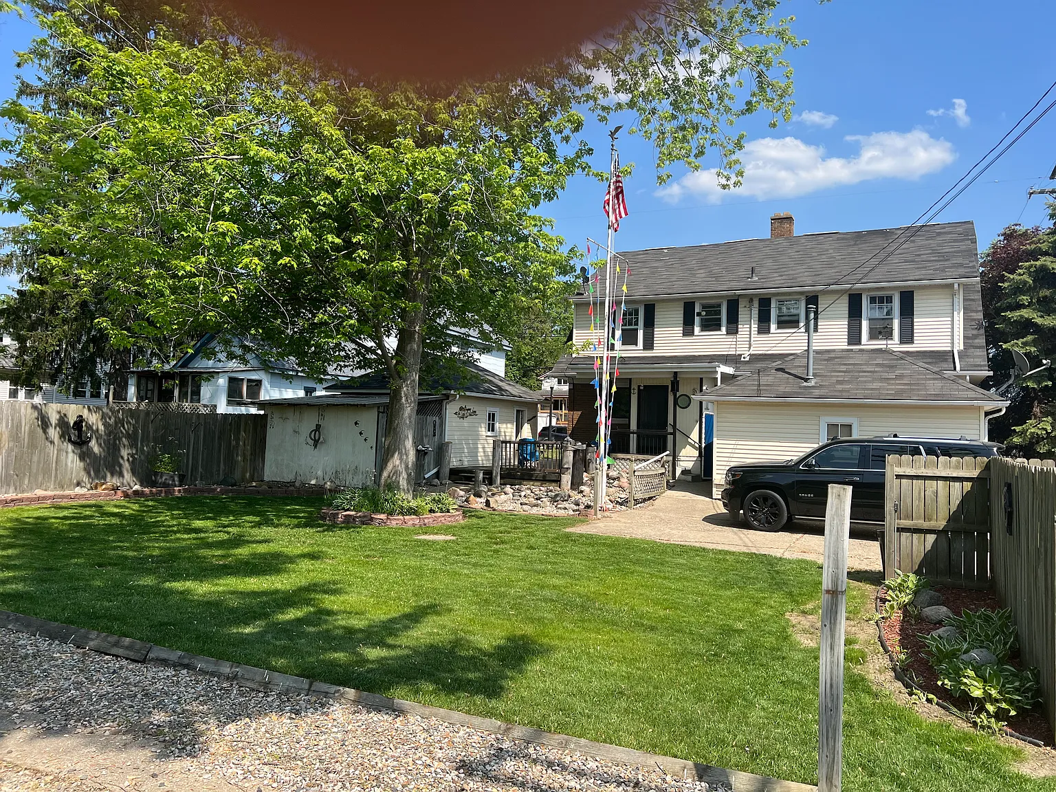 3 bed, 1.5 bath, 1350 sqft, $1,800 — Photo 3