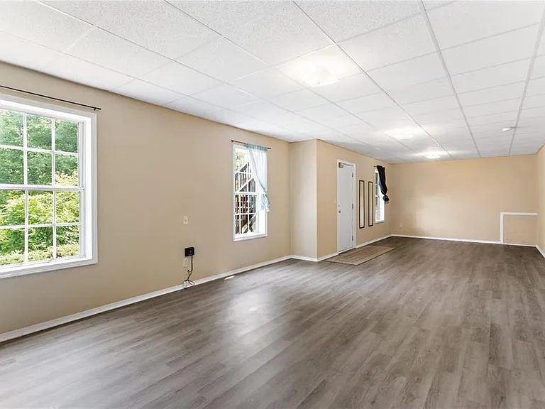6250 Whirlaway Dr — Photo 14