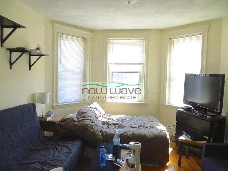 51 Queensberry St #12 — Photo 3