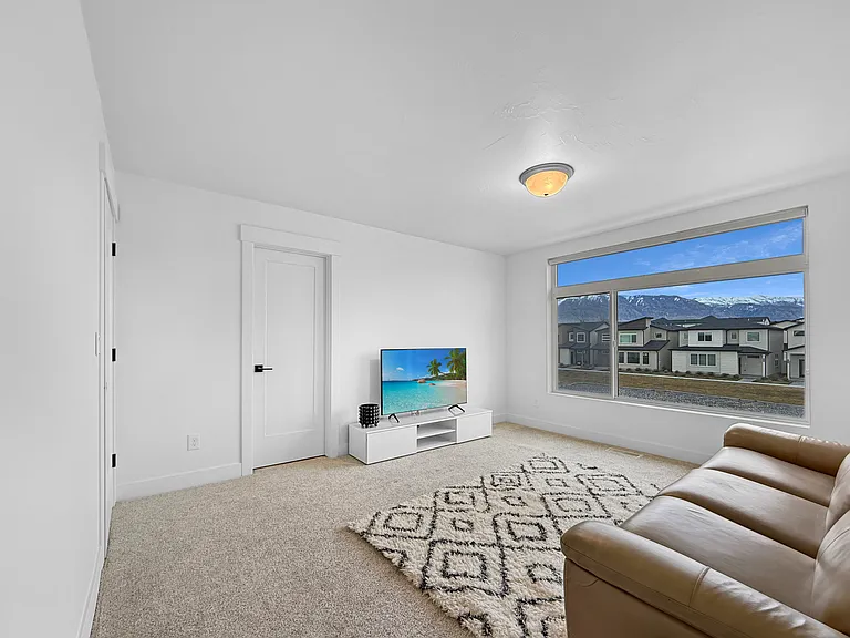617 S 1080 W — Photo 28