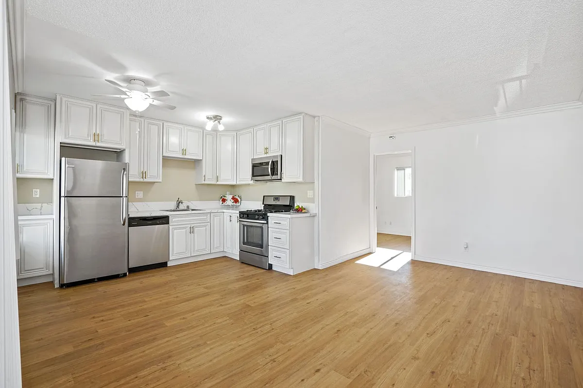 Building Photo - 3455 Del Rey St
