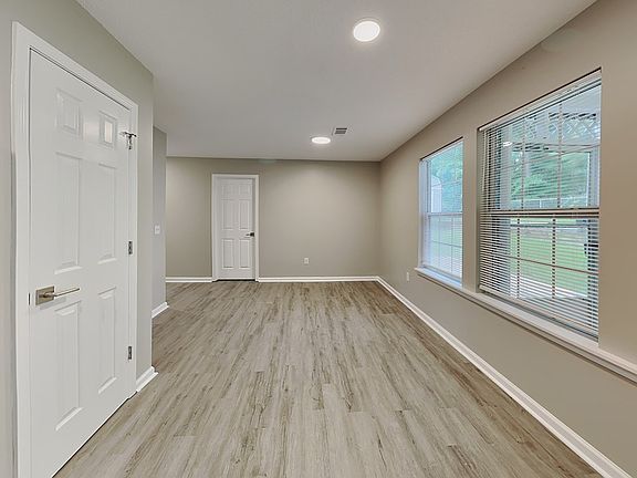 5th image of 6940 Stonetrace Ct