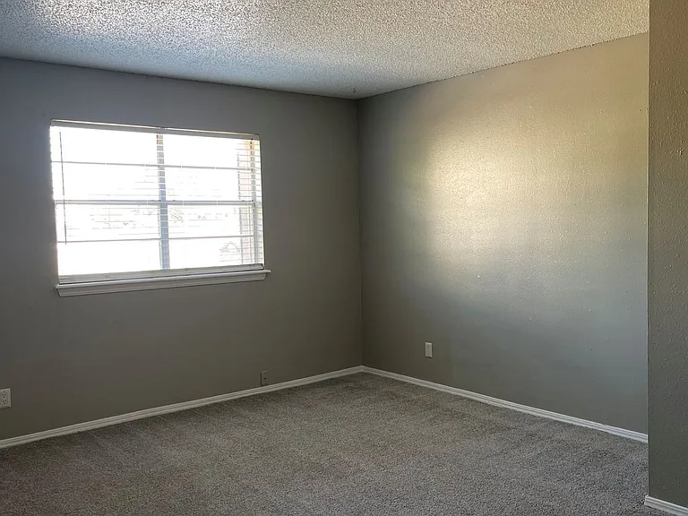 Bryant Grove Apartments — Photo 43