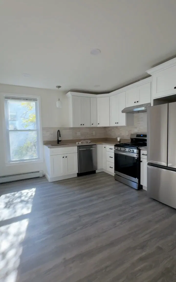 3 bed, $2,500 — Photo 1