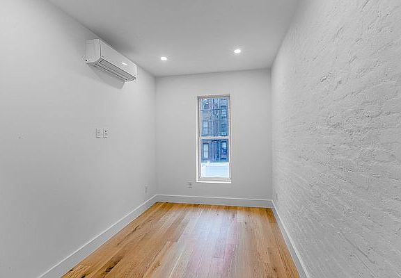 4th image of 543 Bergen St #13