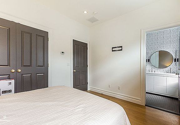 4th image of 170 S 4th St Floor 1