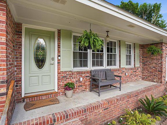 4th image of 1246 Honeysuckle Ln