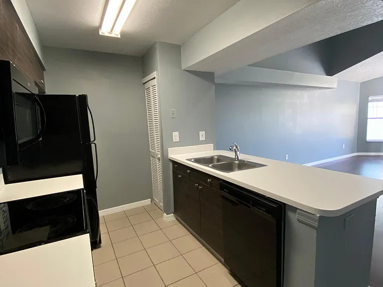 kitchen bar and all appliances