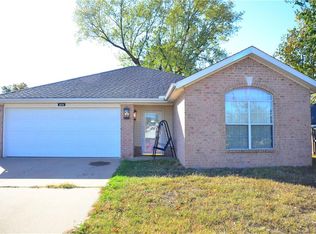 571 Walker St, Centerton, AR 72719