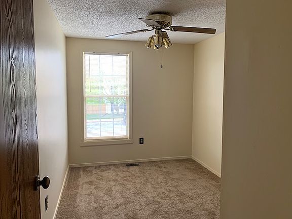 5th image of 1540 Violet Dr