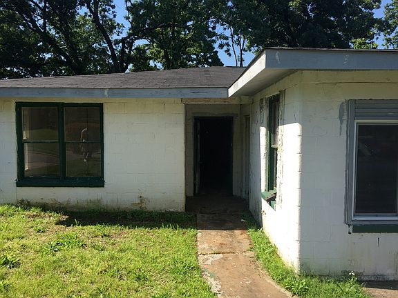 2nd image of 3643 Elon St