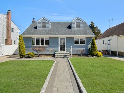 130 Lesoir Avenue, Floral Park, NY, 11001