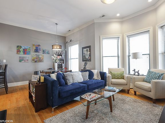 2nd image of 1044 W Lawrence Ave #4