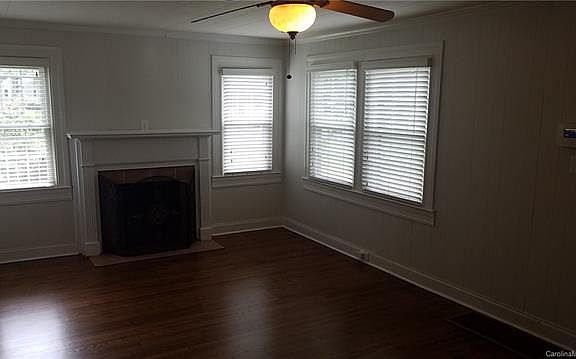 3rd image of 1402 Circle Dr