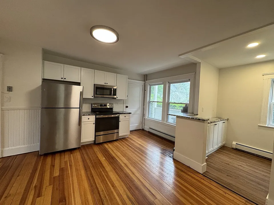 8 Glendale St #1R