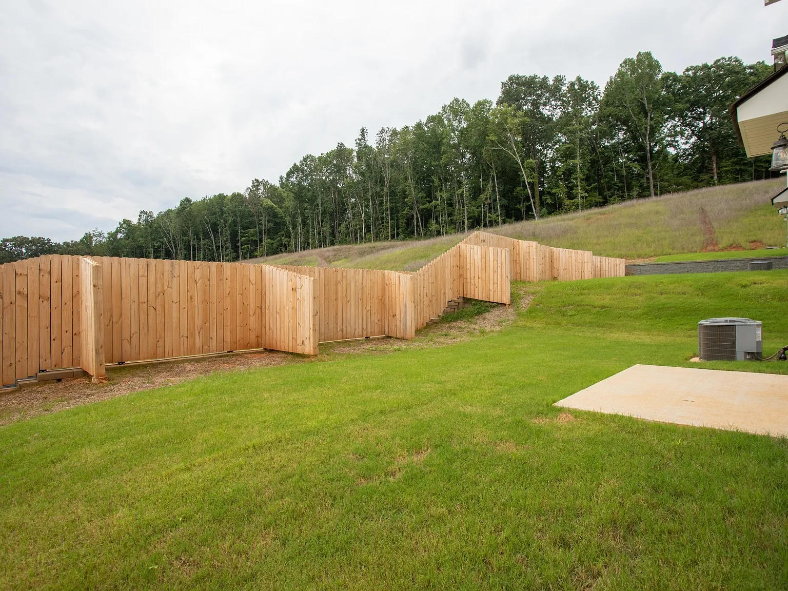 3 bed, 2.0 bath, 1766 sqft, $2,450 — Photo 4