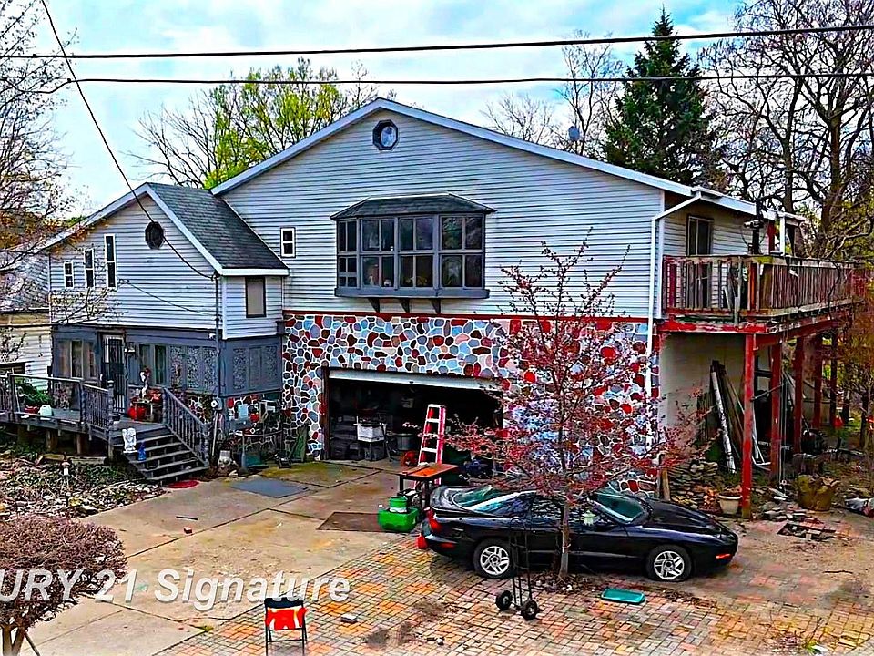 1st image of 808 McKinley St