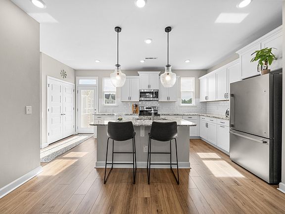 4th image of 330 George Pine Way