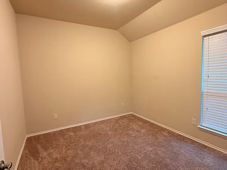 921 Lake Woodland Dr — Photo 6