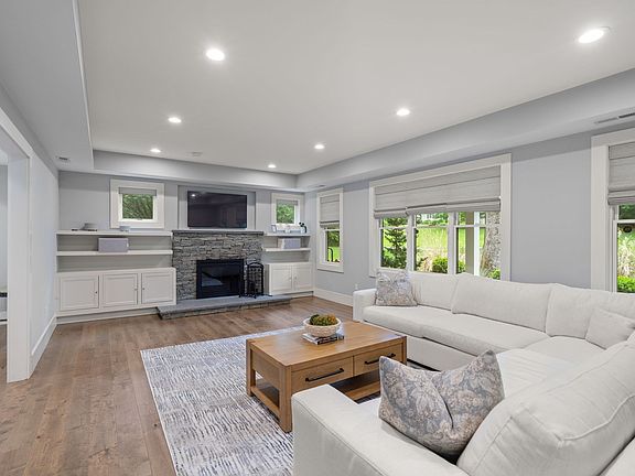 5th image of 80 Locust Ln