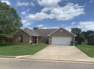 3910 Hemlock Ln, Russellville, AR 72802
