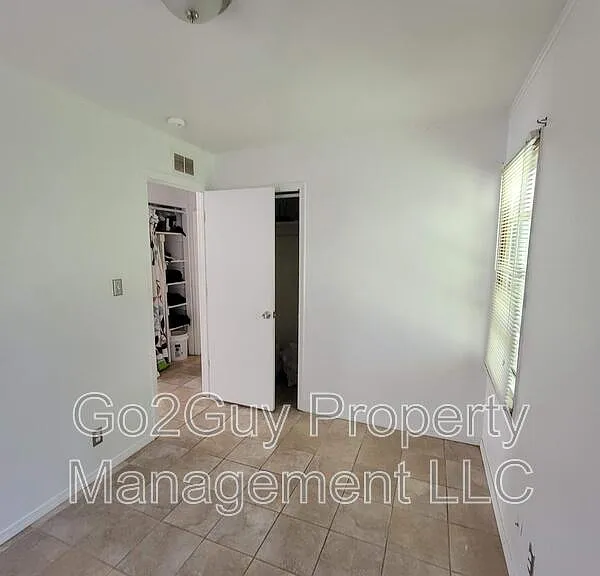 1449 E Harry Ave — Photo 5