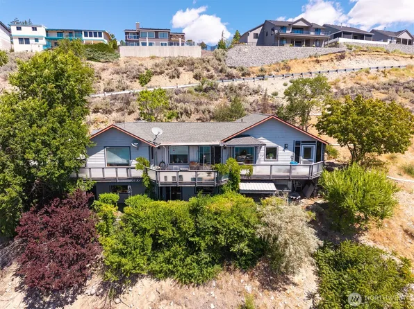 916 No See Um Road, Chelan, WA 98816