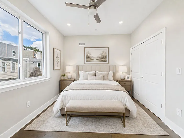 2449 Turner St — Photo 34
