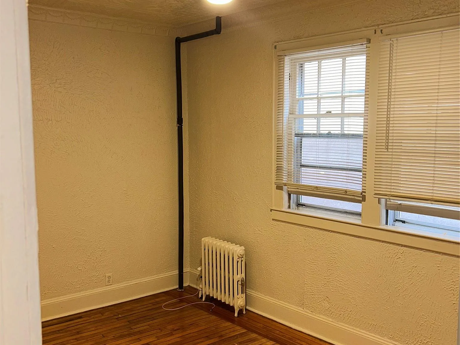 1 bed, 1.0 bath, 1000 sqft, $2,500 — Photo 4