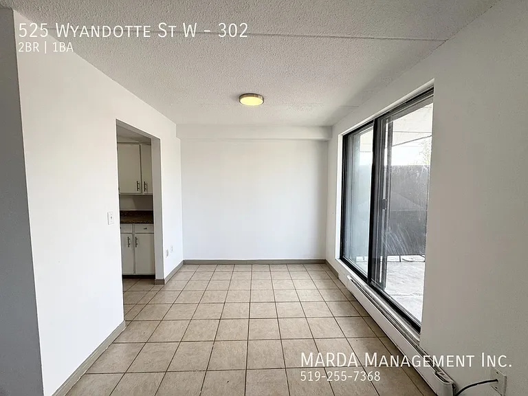 525 Wyandotte St W #302 — Photo 9