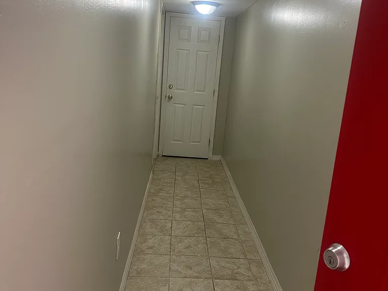 391 Martin St #BASEMENT — Photo 1