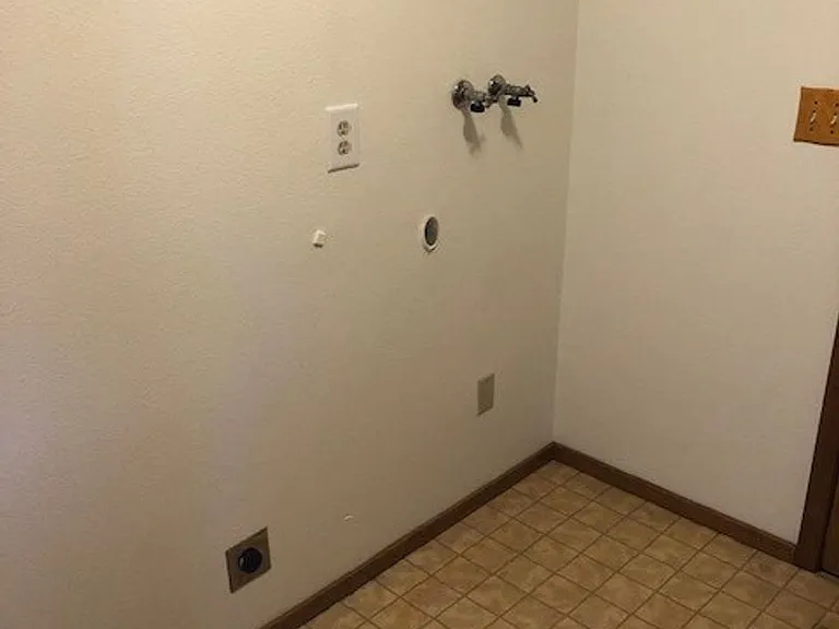 1325 Elser Dr SE — Photo 16