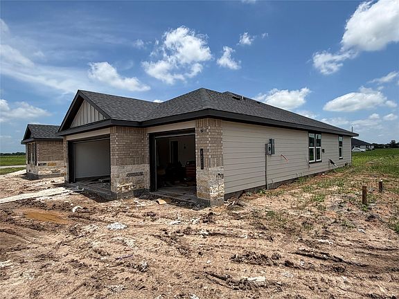 3rd image of 6611 Kingfisher Ln