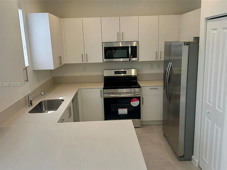 2797 SE 25th Ave #0 — Photo 9