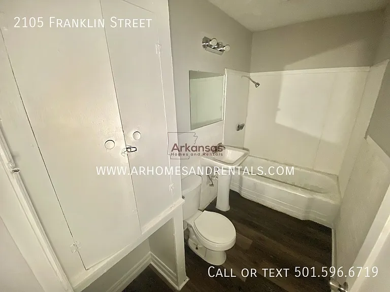 2105 Franklin St — Photo 18
