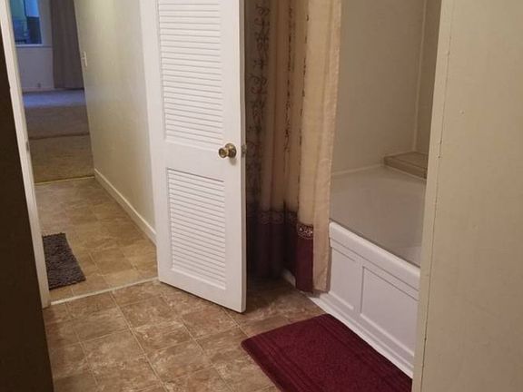 3rd image of 1084 Fern Ave