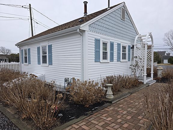 4th image of 227 Depot St #C