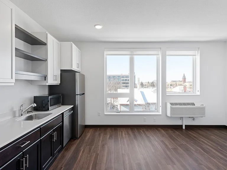 Blaise Apartments — Photo 35