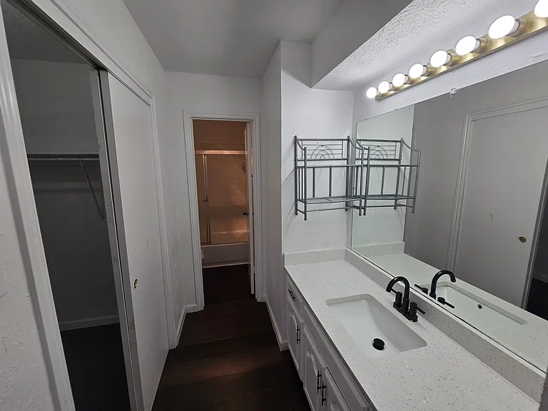 2105 E Collins Blvd — Photo 7