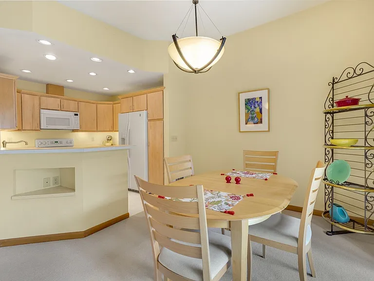 1256 Bellevue Way NE #6 — Photo 4