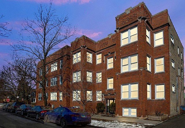 1st image of 2548 W Sunnyside Ave #1
