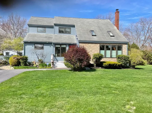 16 Howard Ave, Wells, ME 04090