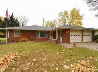 128 Neil Rd, Sugar Grove, IL 60554