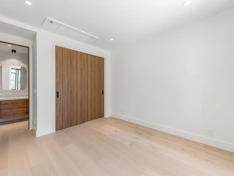 660 Carolina St — Photo 20