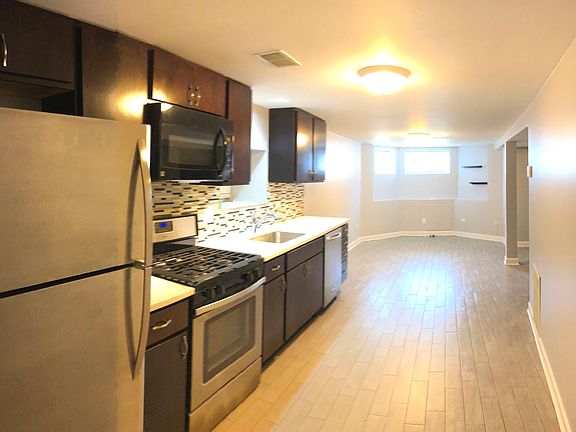 3rd image of 2904 W Diversey Ave #G